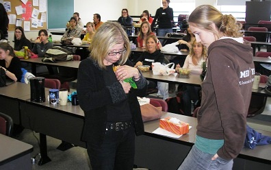 Johanne Vaillancourt at Veterinary Faculty in 2008 to speak on parrot.