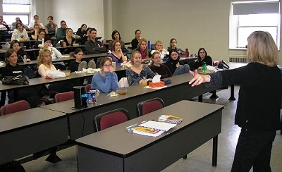 Johanne Vaillancourt at Veterinary Faculty in 2008 to speak on parrot.